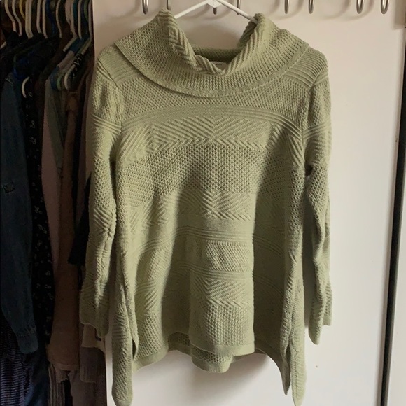 Eight eight eight sage green sweater - Picture 1 of 3